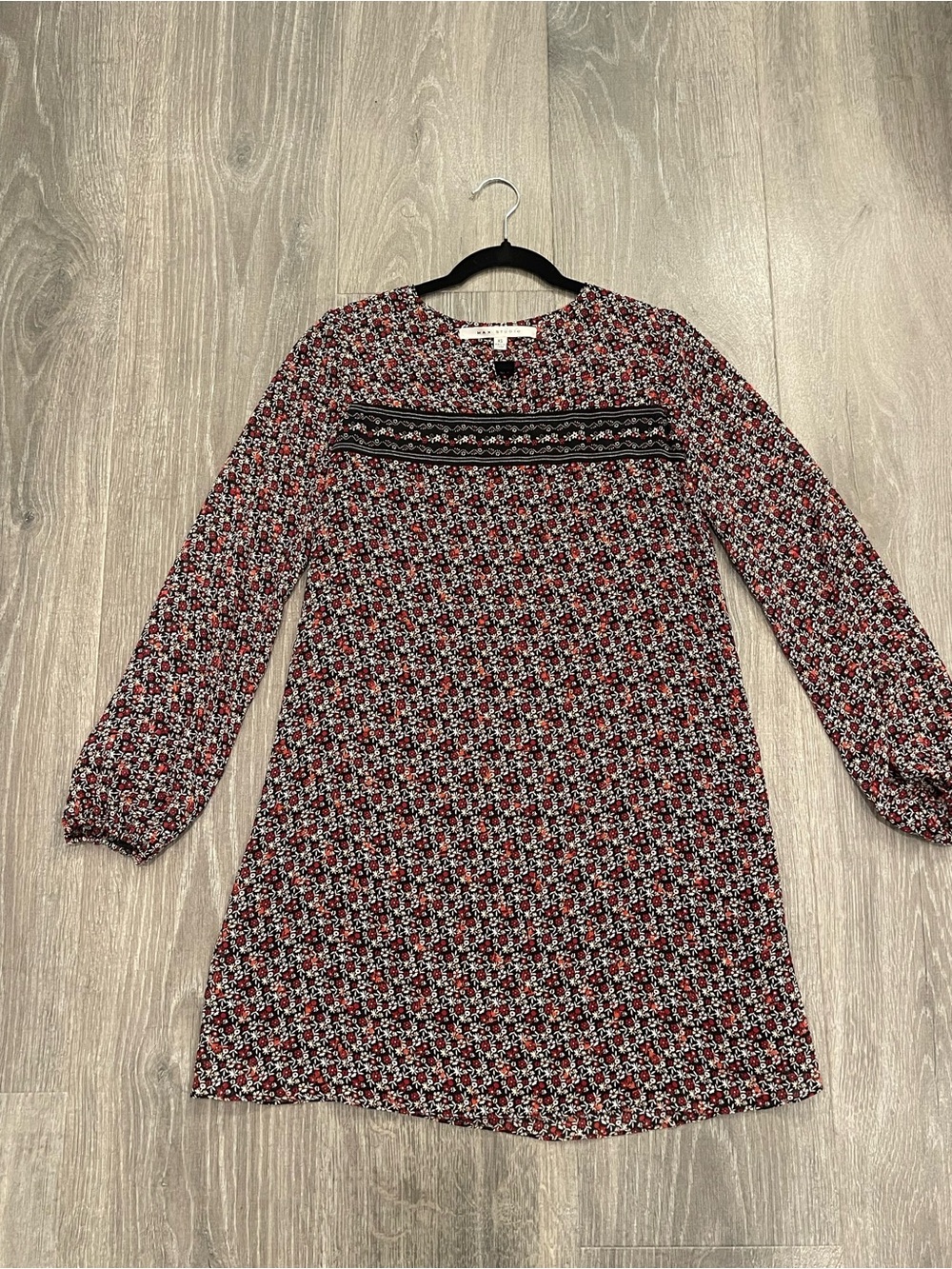 Max Studio Red and Black Floral Long Sleeve Shift Dress